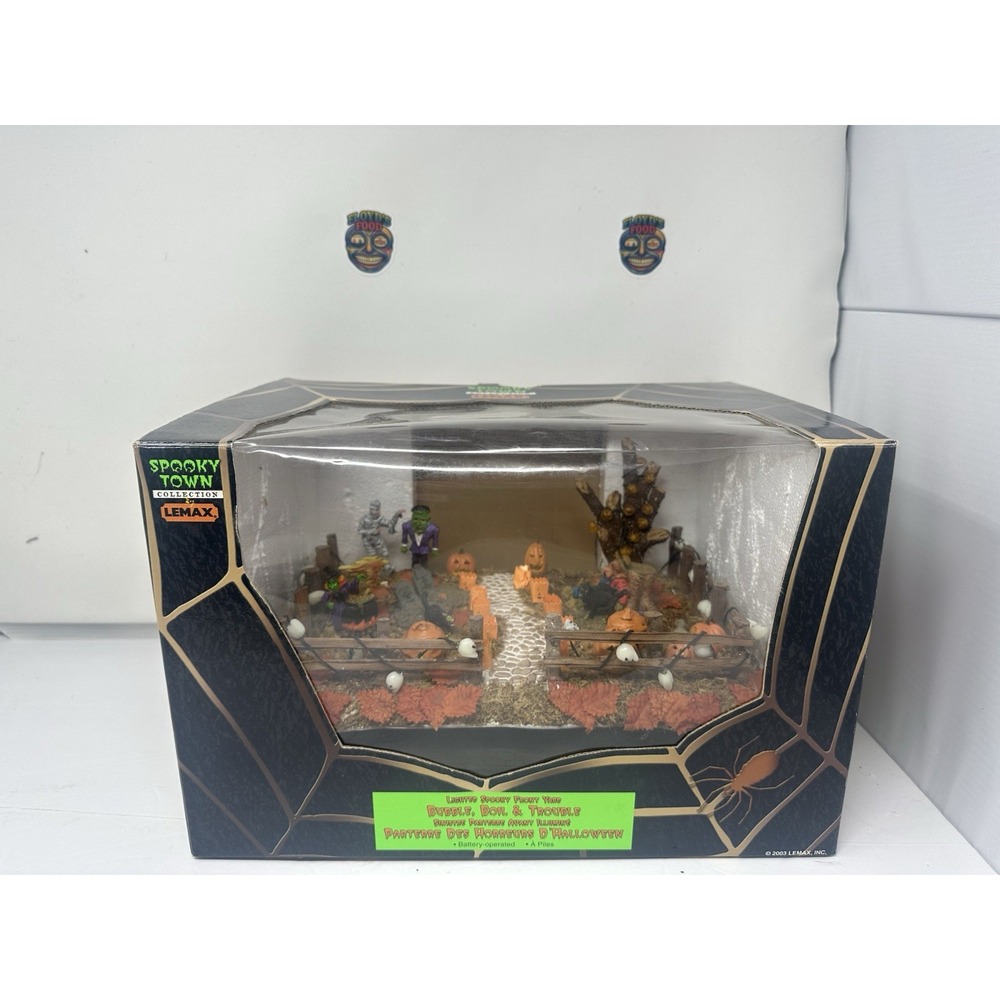Lemax Spooky Town "Bubble, Boil, And Trouble" Lighted Front Yard, Retired